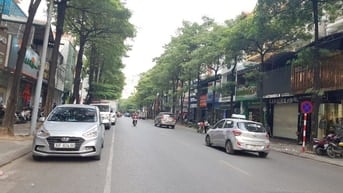 NHÀ MỚI - MẶT PHỐ - CÓ THANG MÁY - KINH DOANH SẦM UẤT TẠI GẦN KHU HOÀN