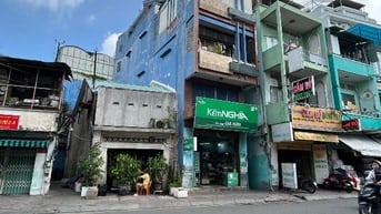 Bán nhà MT 18 Tô hiến Thành Q 10. DT 4.2 dài 20 nở hậu 8 m, giá 31 tỷ
