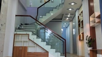 Bán nhà mặt tiền 90m2 Hoàng Phan Thái sổ riêng cách chợ Bình Chánh 200