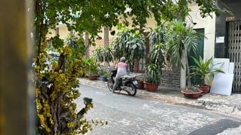 CHO THUÊ NHÀ 6 PHÒNG MỞ VĂN PHÒNG, TRƯỜNG HỌC, HẺM XE HƠI 