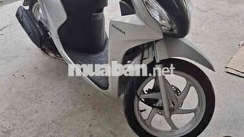 cần bán xe Vision màu bạc