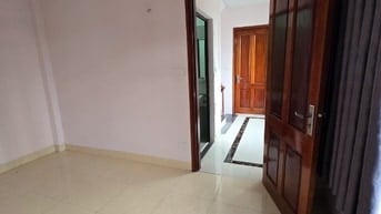 Cho thuê nhà nguyên tầng – khu Giáp Bát (ngõ 221 Giáp Bát)