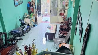 Nhà hẻm xe hơi chánh hưng phường5 Q8.  Cách MT phạm hùng 2 căn nhà