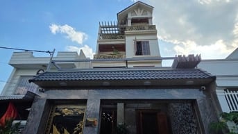 cần bán biệt thự gỗ, 4 lầu, như hình đã hoàn công