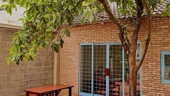 Sang quán cafe đường lớn gần 5 trường đại học, Bình Thạnh