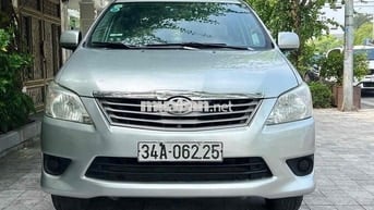 Toyota Innova 2013 2.0E - 5000 km