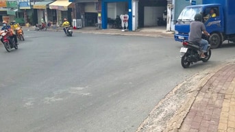 Bán nhà mặt tiền đường đình phong phú