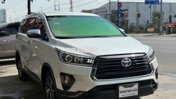 Toyota Innova Venturer 2.0 AT 2022