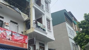 Cho thuê nhà 5 tầng, mặt tiền 4,5m, 35 m2 ×5 tầng, tại 1/85 Hạ Đình