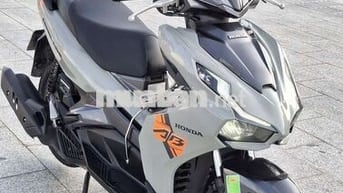 Honda Air Blade xám si măng 2024. Biển 43