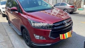 Toyota Innova 2020 Venturer 2.0 AT - 104000 km