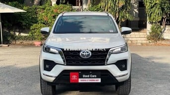 Toyota Fortuner 2.4AT 4X2 2020 Xe hãng bán