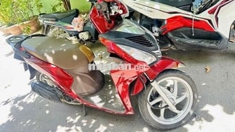Vợ đổi xe nên cần bán lại Vision mới đẹp như hình