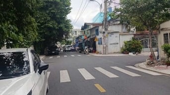 NHÀ ĐẸP 5 TẦNG VỊ TRÍ ĐẮC ĐỊA DT(4X18)GIÁ 12.5 TỶ 