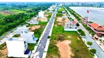 Bán nền đất đầy đủ thổ cư kế công viên đường nhựa kinh doanh Long An