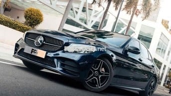 Mercedes C300 AMG màu xanh odo chỉ 31000 km