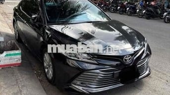 Toyota Camry 2021 2.0G tại Sài Gòn