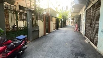 Phùng Chí Kiên, 2 mặt ngõ, 72m2, Ô tô tránh trước nhà, vào nhà