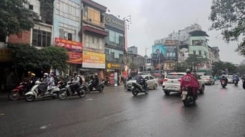 Bất ngờ chưa ! 15.9 tỷ có nhà mặt phố Thanh Nhàn, mặt tiền 5m, 4 tầng