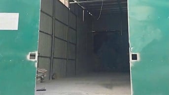 Cho thuê kho mới135m2, MT 8m,2 trần cao 6m2 , thông sàn. 17tr