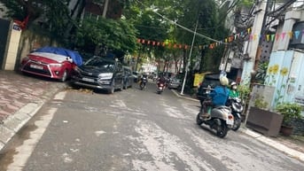 Cho Thuê Nhà Nguyên Căn Măt Ngõ 279 Phố Đội Cấn - Ba đình 