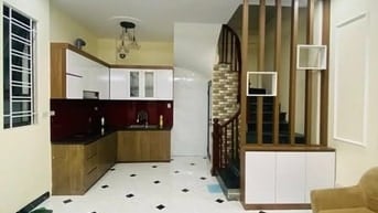 Nhà Bát Khối Đẹp Miễn Chê - 15m Ra Ô tô 7 Chỗ Đỗ - Chỉ Hơn 5 Tỷ xíu