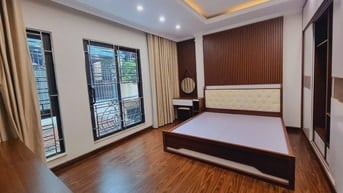 Bán nhà cạnh Vườn hoa Thái Hà, 7 tầng, 2 thoáng, ở sướng, đẹp, ĐN