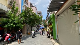 Bán gấp nhà HXH Trường Sơn, ngay sân bay TSN. DT: 5,2x17m, 3 tầng