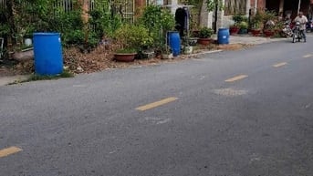 Chú Sáu bán đất ra Huế sống với con cái. Vị trí ngay mặt tiền nhựa