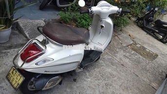 Cần bán xe vespa Primavera 2016