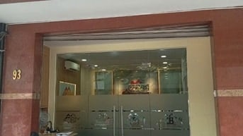 Cần Gấp 1 Nam Giữ Xe Văn Phòng Cty ở Q1 - LƯƠNG 7TR5/THÁNG