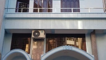 Cho thuê cả nhà 5 tầng tại số  279 /11 Phố Giảng Võ, TDT 210 m2