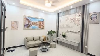 GIANG BIÊN - VIỆT HƯNG 5 TẦNG - VIEW SIÊU THOÁNG - HƠN 5 TỶ
