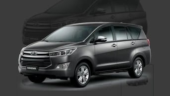 CẦN BÁN XE INNOVA 2018 E MÀU XÁM SỐ SÀN 8 CHỔ 