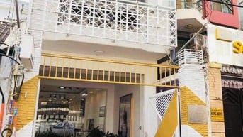 Cho thuê Nhà đẹp gần ngay nhà thờ Tân Định giữa trung tâm Quận 1 