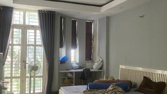 Bán nhà 3 lầu Huỳnh văn bánh p. 12 quận Phú nhuận 4.4x15m 10 tỷ 