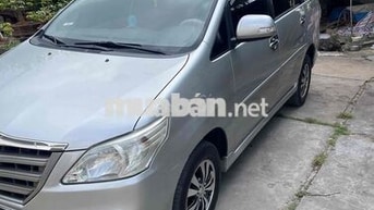 Toyota Innova 2015 E - 165000 km