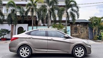 Hyundai Accent 2013 1.4 AT - 90000 km
