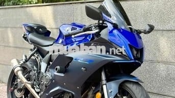 Yamaha R7
