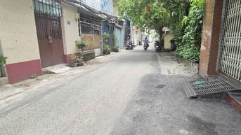 Hẻm nhựa 6m Lạc Long Quân 52m2 nhà 2 tầng chỉ 5.4 tỷ