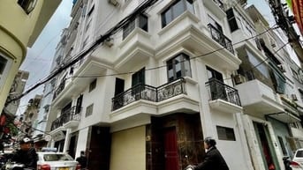 Chính chủ bán nhà quận Cầu Giấy. Lô góc ô tô tránh, giá siêu rẻ. 
