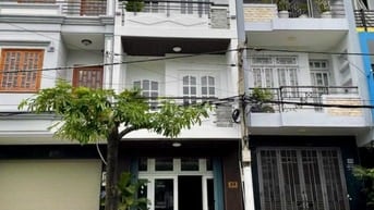 NHÀ ĐEP 3 LẦU - ĐỐI DIỆN CÔNG VIÊN - VIP KHU BÌNH PHÚ 