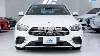 Mercedes E300 AMG model 2022 trắng nội thất đẹp