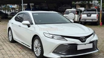 Toyota camry 2.5Q 11000 km