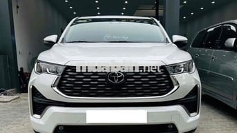 Toyota Innova 2024 Cross HEV 2.0 CVT - 2000 km