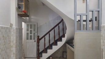 CHO THUÊ NHÀ GẦN CHỢ HÒA BÌNH, Q5 - DT 3m x 7m, nở hậu 4.7m