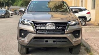 Toyota Fortuner 2.4AT 4x2 sx 2022 máy dầu