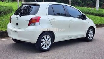 Toyota yaris nhập nhật xe lăn bánh 2011std .