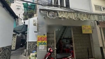 Cho thuê nhà hẻm 2m(XM) Cách Mạng Tháng 8, P.10, Q.3 giá 7.5tr