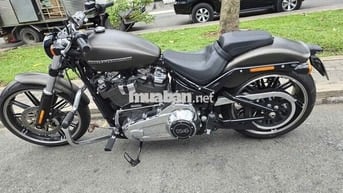 Harley-Davidson Breakout  Milwaukee-Eight 114